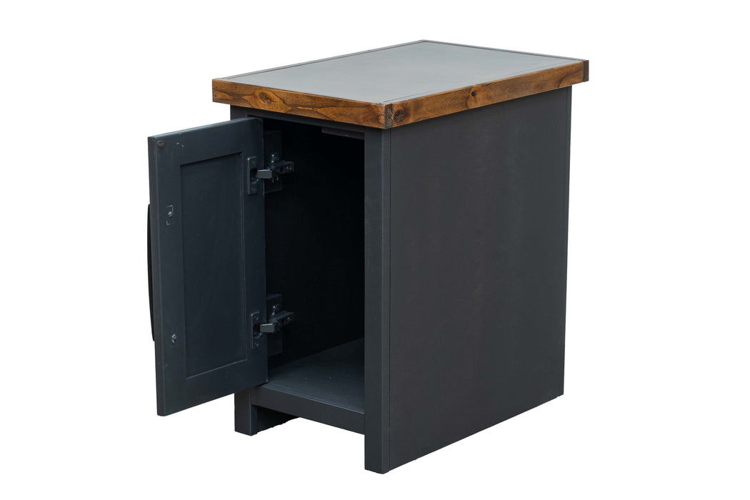 Essex - Chairside Table - Black / Whiskey