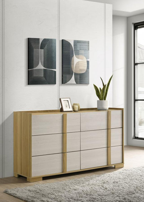 Hyland - 6-Drawer Dresser - Natural