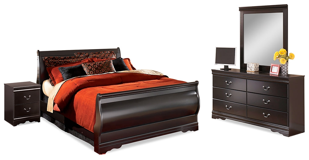 Huey Vineyard Queen Sleigh Bed with Mirrored Dresser and Nightstand