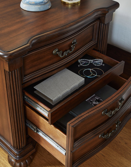 Lavinton King Poster Bed with Mirrored Dresser and Nightstand